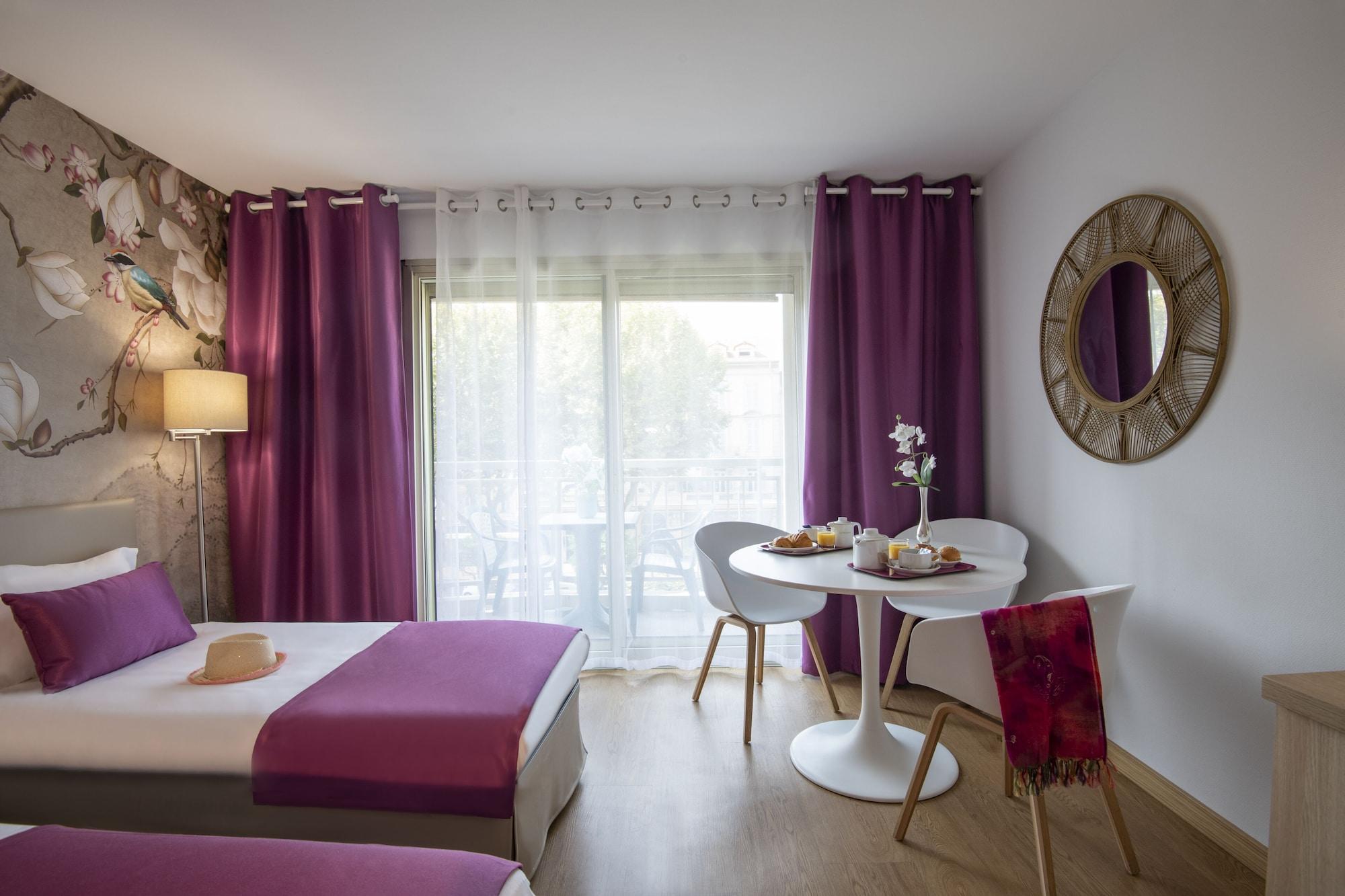 Hotel Chambord Ментона Экстерьер фото
